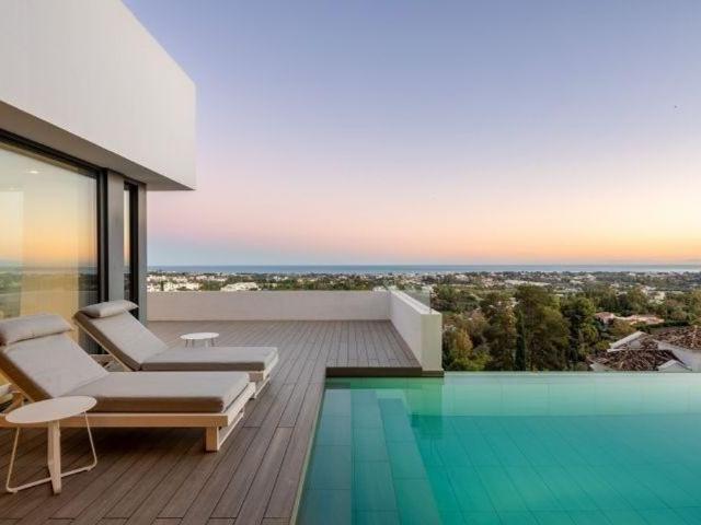 Exclusiva Villa / Chalet de 425 m2 en venta en Benahavís, España