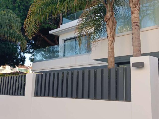 Exclusiva Villa / Chalet de 434 m2 en venta en Marbella, Andalucía