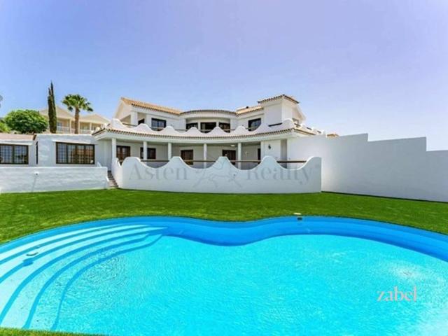 Exclusiva Villa / Chalet de 546 m2 en venta en Adeje, España