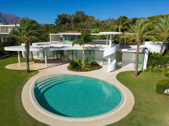 Exclusiva Villa / Chalet de 552 m2 en venta en Casares, España