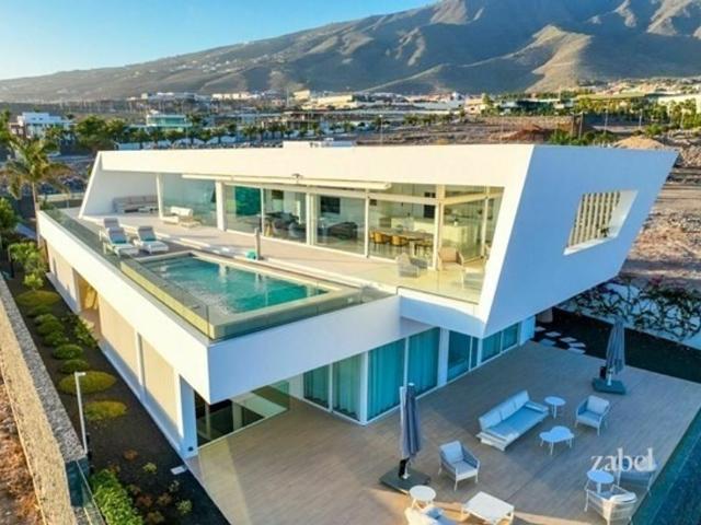 Exclusiva Villa / Chalet de 555 m2 en venta en Adeje, España