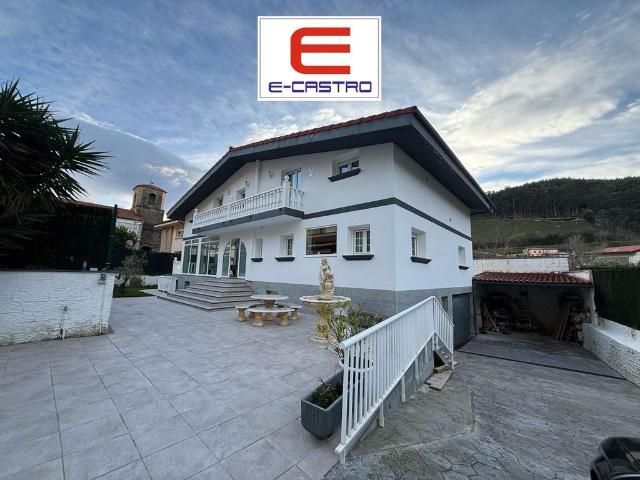 Exclusiva Villa / Chalet de 511 m2 en venta en Castro Urdiales, Cantabria