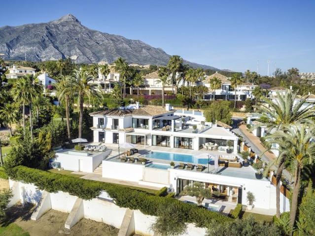 Exclusiva Villa / Chalet de 650 m2 en venta en Marbella, Andalucía