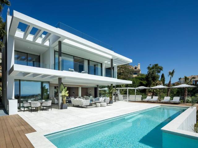 Exclusiva Villa / Chalet de 678 m2 en venta en Marbella, Andalucía