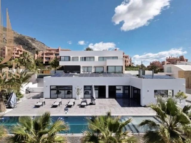 Exclusiva Villa / Chalet de 680 m2 en venta en Finestrat, Comunidad Valenciana