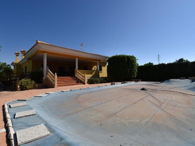 Exclusiva Villa / Chalet de 600 m2 en venta en Elche, España