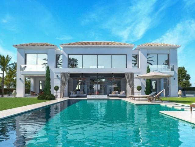 Exclusiva Villa / Chalet de 620 m2 en venta en Estepona, España