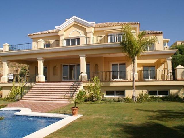 Exclusiva Villa / Chalet de 755 m2 en venta en Marbella, España