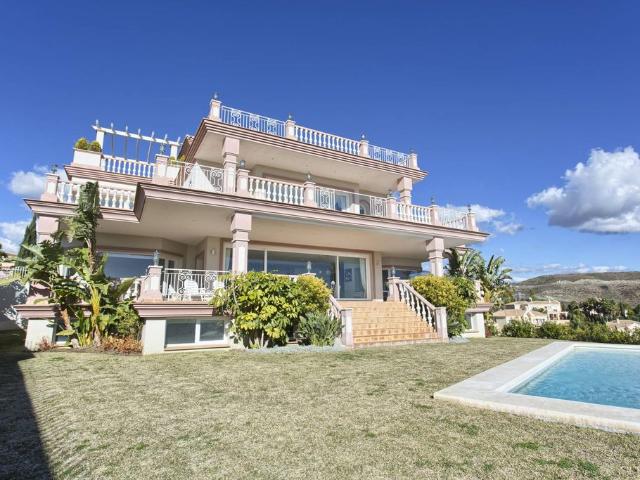 Exclusiva Villa / Chalet de 768 m2 en venta en Benahavís, España