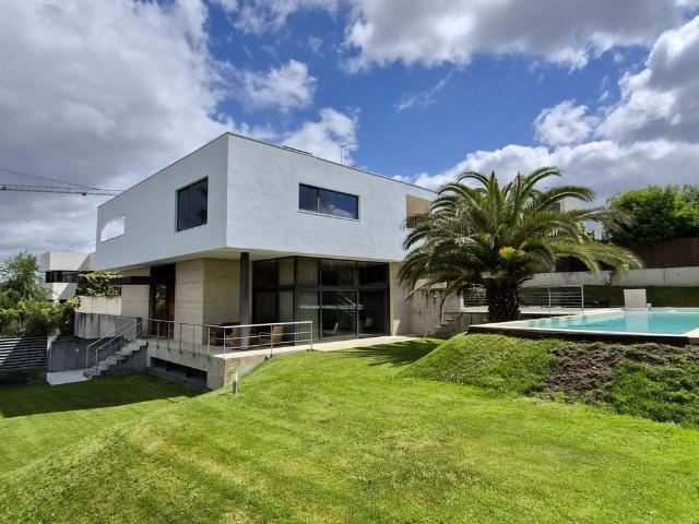 Exclusiva Villa / Chalet de 702 m2 en venta en Madrid, España