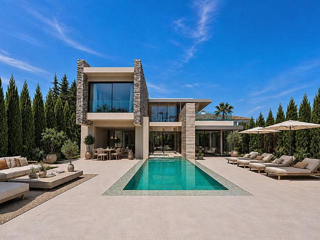 Exclusiva Villa / Chalet de 877 m2 en venta en San Pedro de Alcántara, España