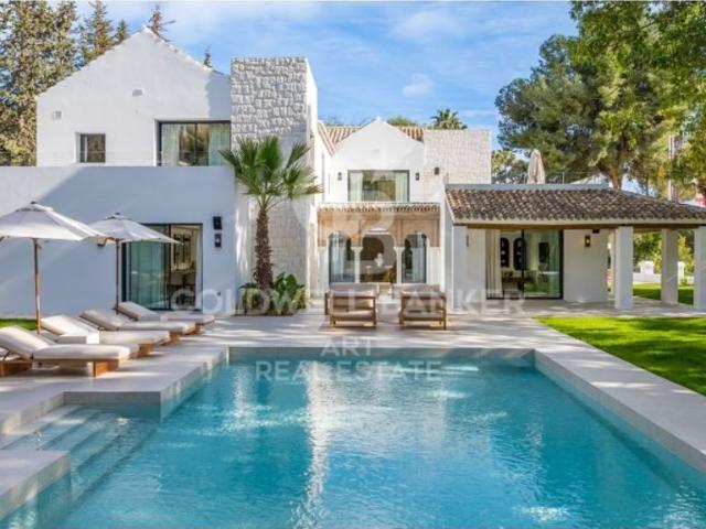 Exclusiva Villa / Chalet en venta Marbella, España