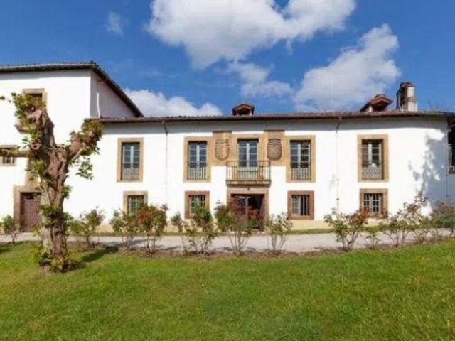 Exclusiva Villa / Chalet de 980 m2 en venta en Oviedo, Asturias