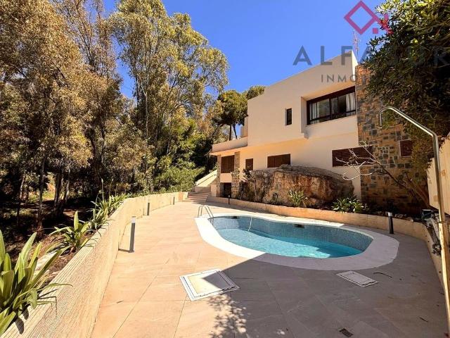 Exclusiva Villa / Chalet en alquiler Málaga, España