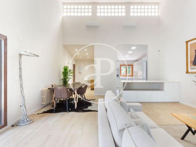 Exclusiva Villa / Chalet en alquiler Chiva, España