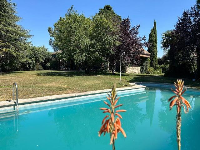 Exclusiva Villa / Chalet en venta Majadahonda, España