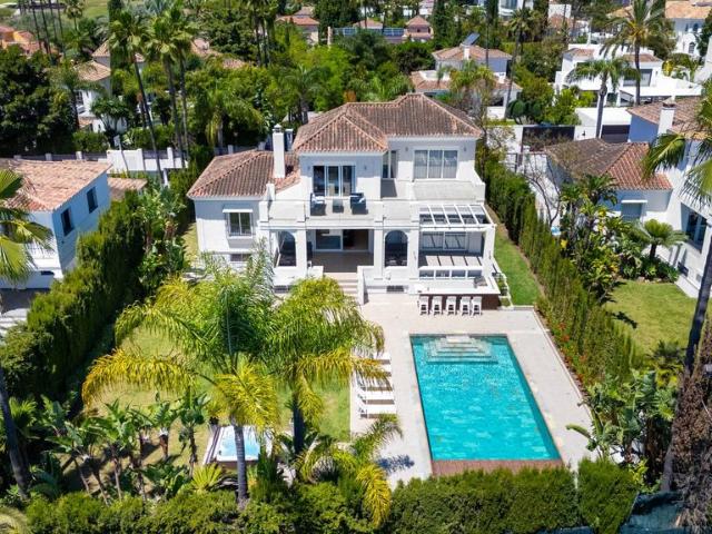 Exclusiva Villa / Chalet en venta Marbella, España