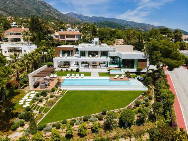Exclusiva Villa / Chalet en venta Marbella, España