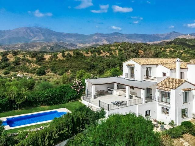 Exclusiva Villa / Chalet en venta Marbella, España
