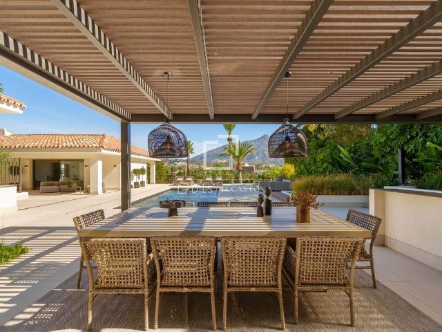 Exclusiva Villa / Chalet en venta Marbella, España