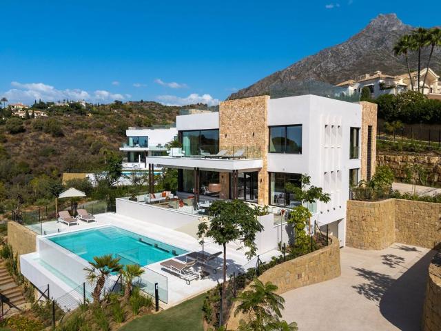Exclusiva Villa / Chalet en venta Marbella, España