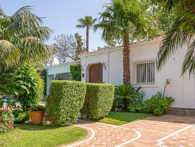 Exclusiva Villa / Chalet en venta Marbella, España