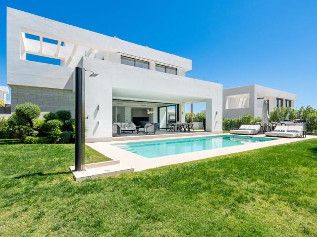 Exclusiva Villa / Chalet en venta Marbella, España