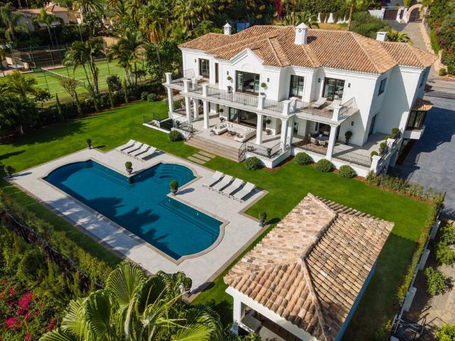 Exclusiva Villa / Chalet en venta Marbella, España