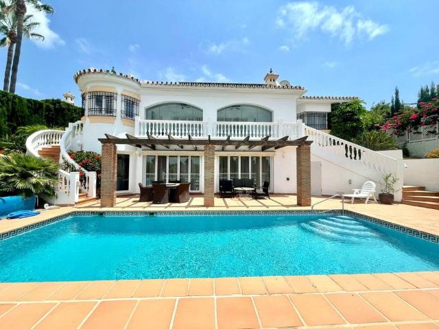 Exclusiva Villa / Chalet en venta Mijas, España