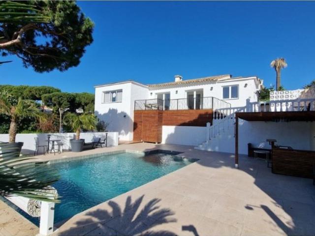 Exclusiva Villa / Chalet en venta Mijas, España