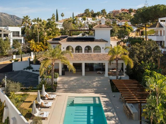Exclusiva Villa / Chalet en venta Nueva Andalucia, Andalucía