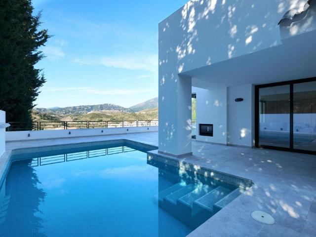 Exclusiva Villa / Chalet en venta Nueva Andalucia, Andalucía