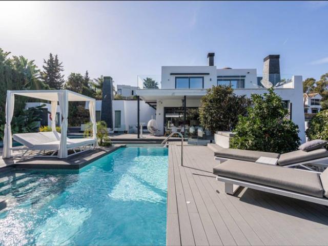 Exclusiva Villa / Chalet en venta Nueva Andalucia, Andalucía