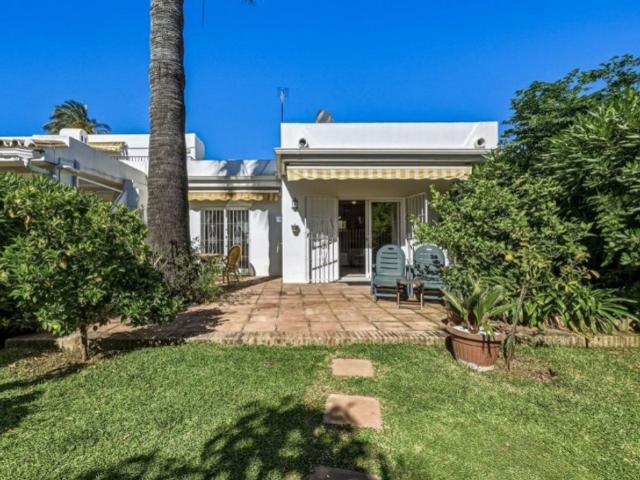 Exclusiva Villa / Chalet en venta Nueva Andalucia centro, Marbella, Andalucía