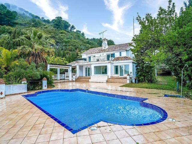 Exclusiva Villa / Chalet en venta Ojén, España