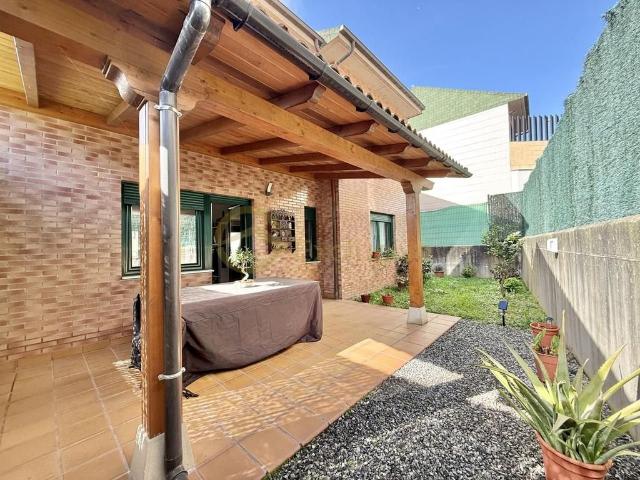 Exclusiva Villa / Chalet en venta Avilés, España