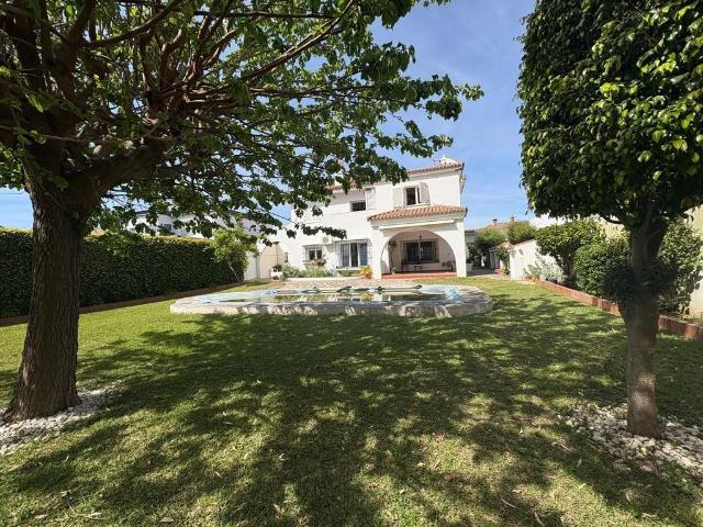 Exclusiva Villa / Chalet en venta Algeciras, España