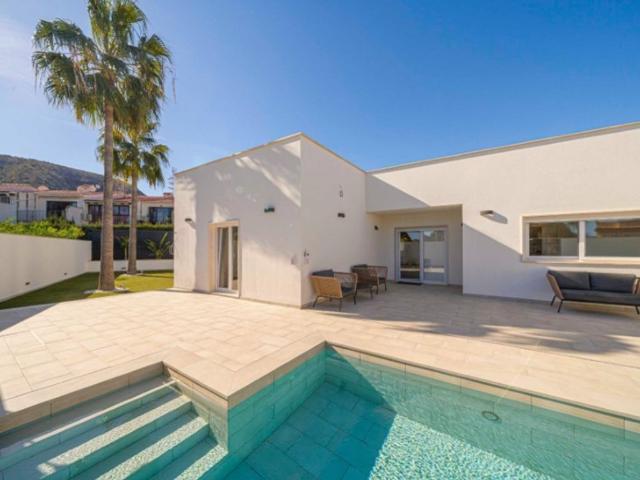 Exclusiva Villa / Chalet en venta Alfaz del Pi, España