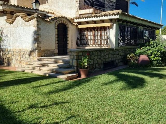Exclusiva Villa / Chalet en venta Alicante, España