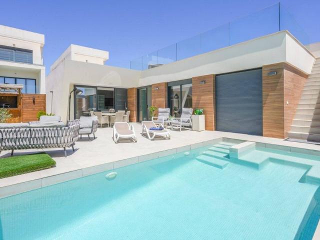Exclusiva Villa / Chalet en venta Benijófar, España