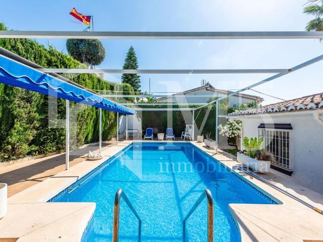 Exclusiva Villa / Chalet en venta Caleta de Vélez, España