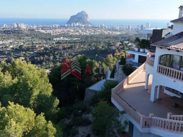 Exclusiva Villa / Chalet en venta Calpe, España