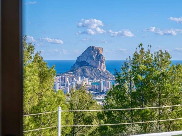 Exclusiva Villa / Chalet en venta Calpe, España