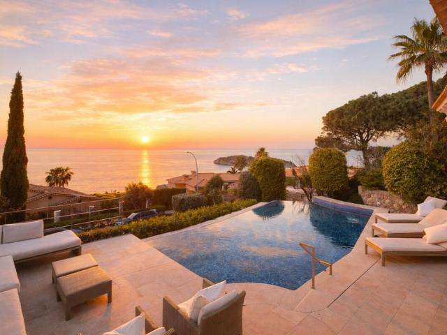 Exclusiva Villa / Chalet en venta Calvià, España