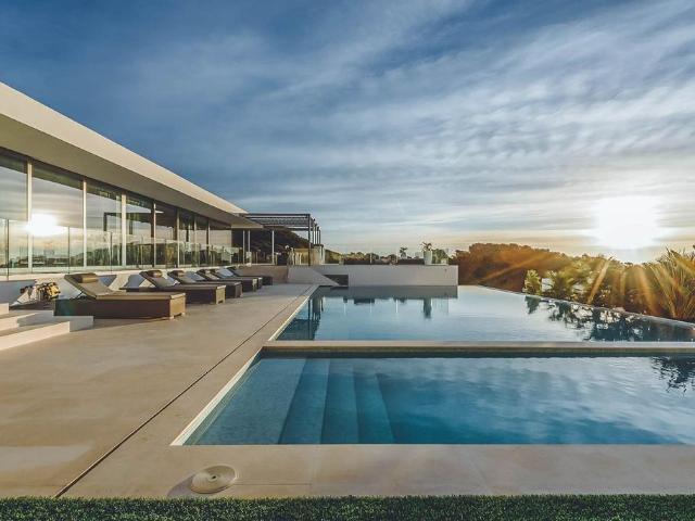 Exclusiva Villa / Chalet en venta Cap Martinet, España
