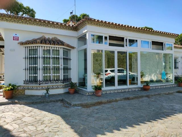 Exclusiva Villa / Chalet en venta Chiclana de la Frontera, España