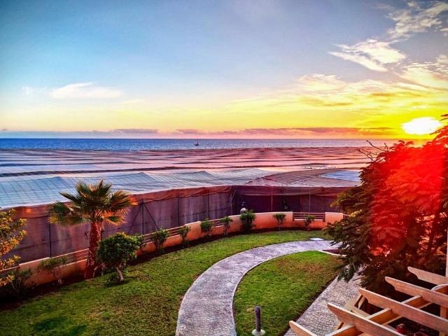 Exclusiva Villa / Chalet en venta El Médano, Canarias
