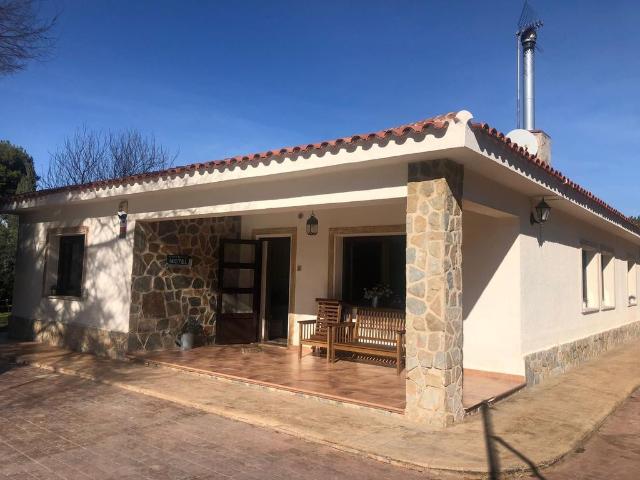 Exclusiva Villa / Chalet en venta Elda, España