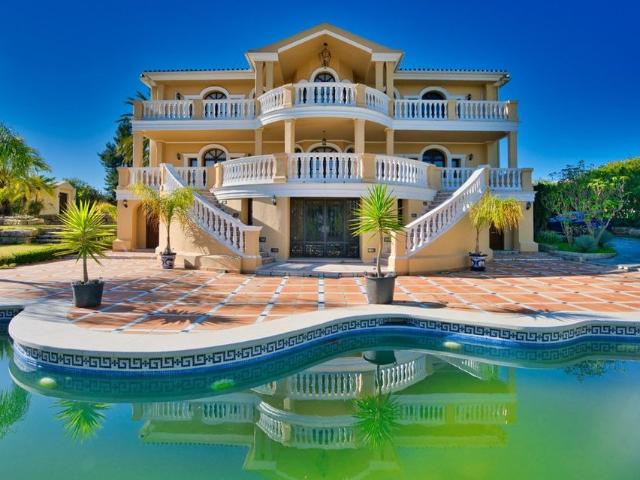 Exclusiva Villa / Chalet en venta Estepona, Andalucía