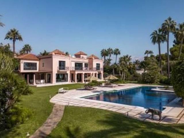 Exclusiva Villa / Chalet en venta Estepona, España
